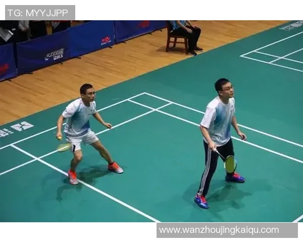 武汉羽毛球队与南京羽毛球队赛后复盘分析灵活性表现与战术调整